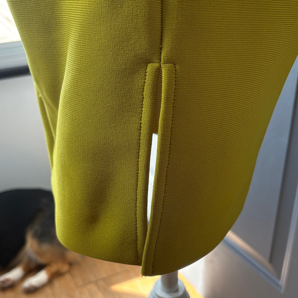 Elegant Backless Off-Shoulder Dress in Yellow - Picture 5 of 9